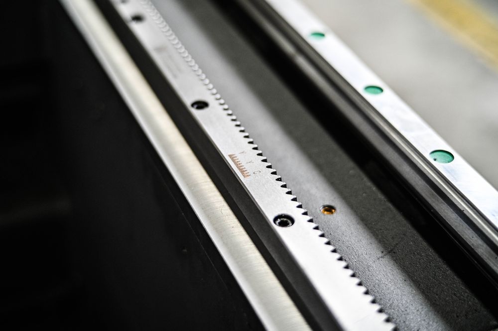 Professional Industrial Laser  - đánh giá và giá Industrial Fiber Laser Cutting Machine